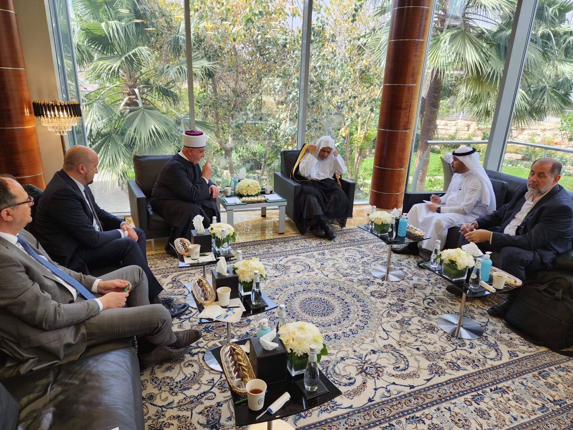 Reisul-ulema - Al Isaa 2.jpg - Rijad: Reisul-ulema posjetio generalnog sekretara Lige muslimanskog svijeta